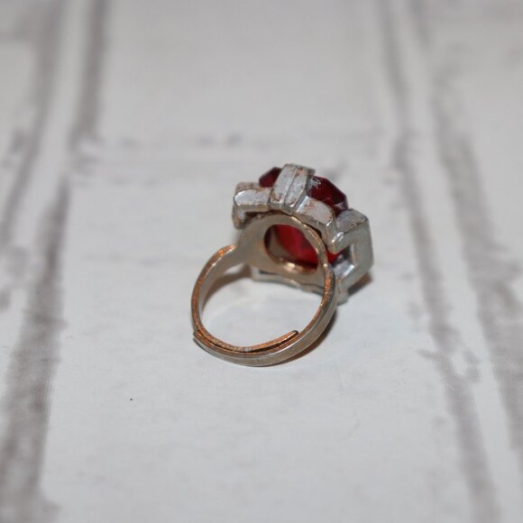 ❤️ Vintage Silver Ring · Red Glass Gem · Adjustable Size 6–8 ❤️ - Picture 3 of 6